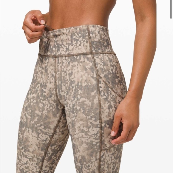 Lululemon Invigorate High-Rise Leggings 25" Sz 4 - Picture 8 of 16